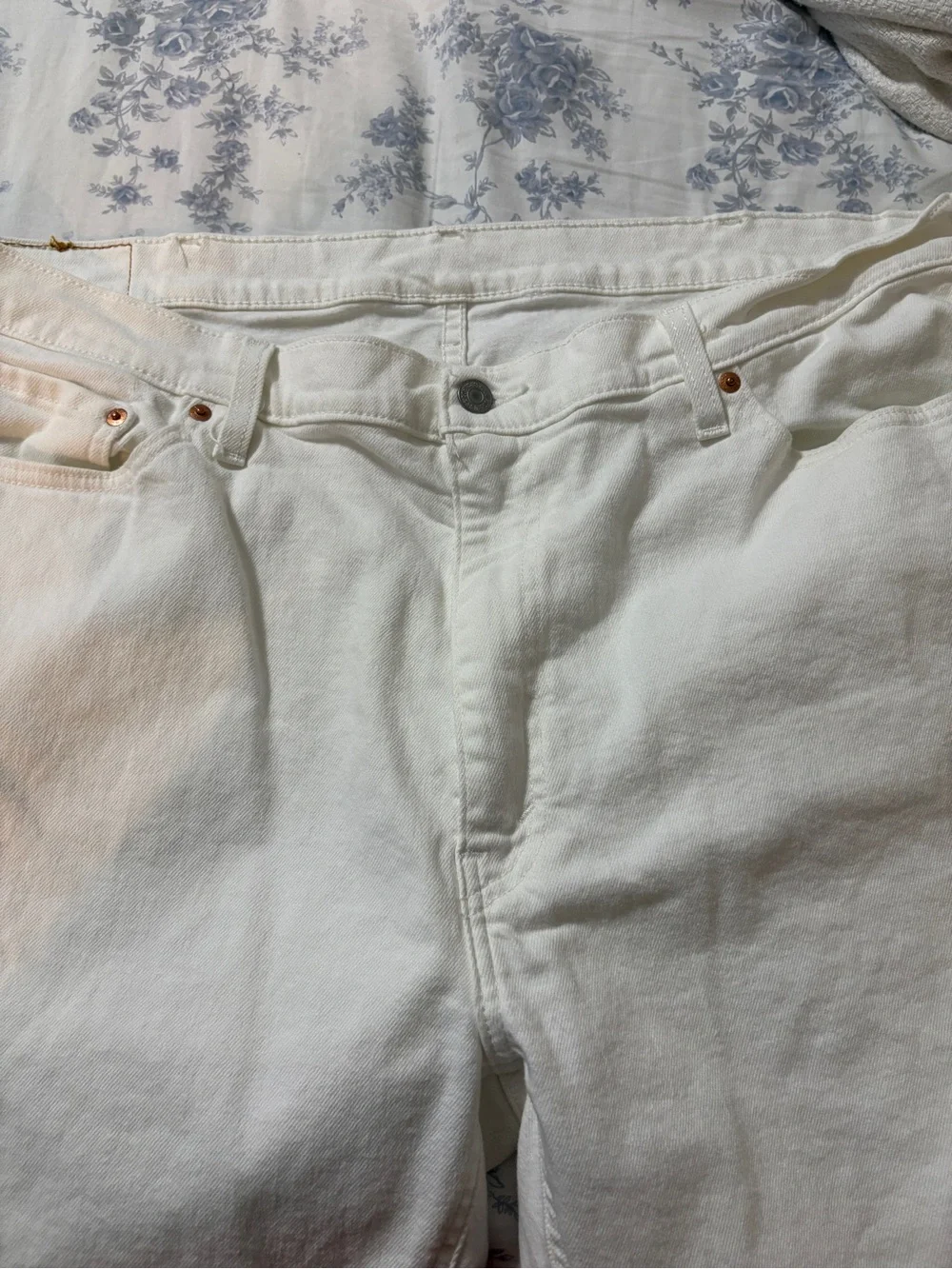 Levi's White Straight-Leg Jeans with Leather Patch